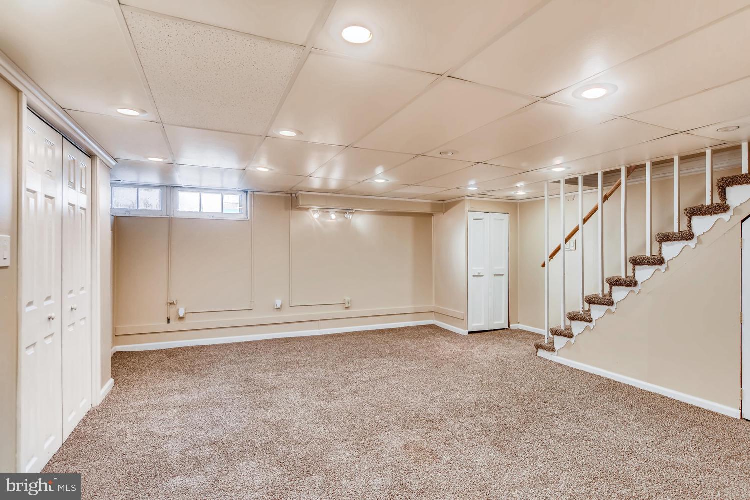 1847 Loch Shiel Road Towson, MD 21286 - Photo 24 of 37 Huge family room! / recessed ceiling lights
