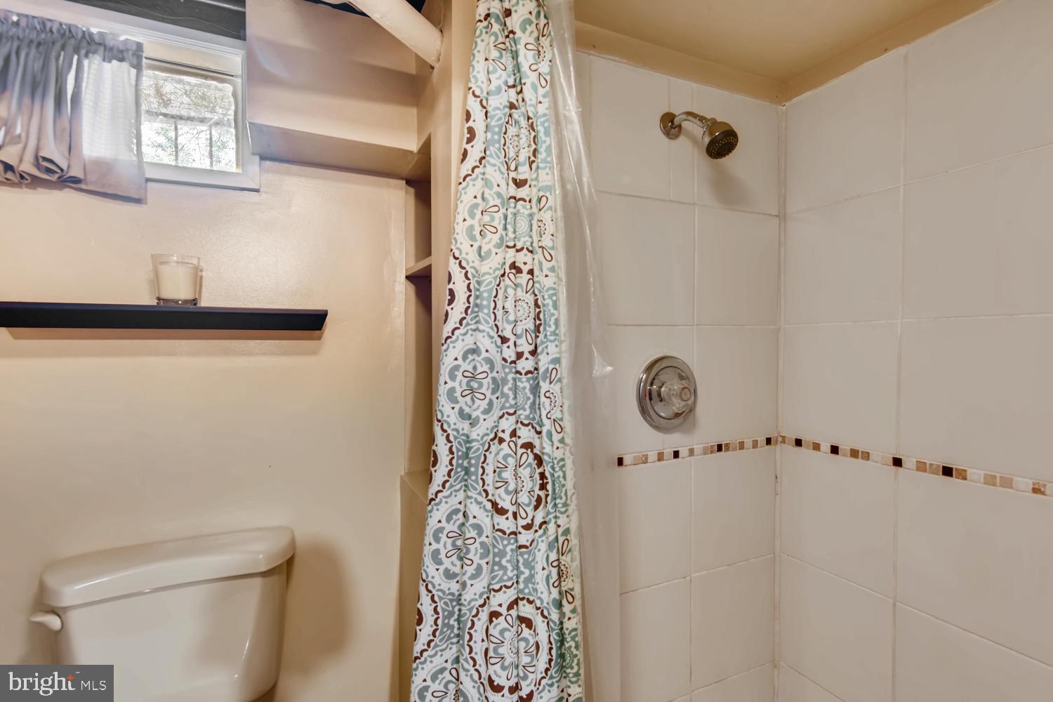 1847 Loch Shiel Road Towson, MD 21286 - Photo 25 of 37 Second full bathroom off family room