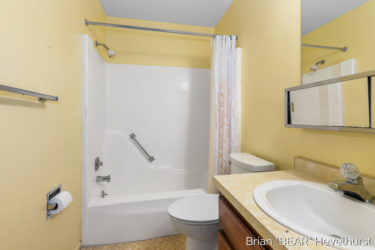 10015 Oneida Road Grand Ledge, MI 48837 - Photo 20 of 33 10015-Oneida_018