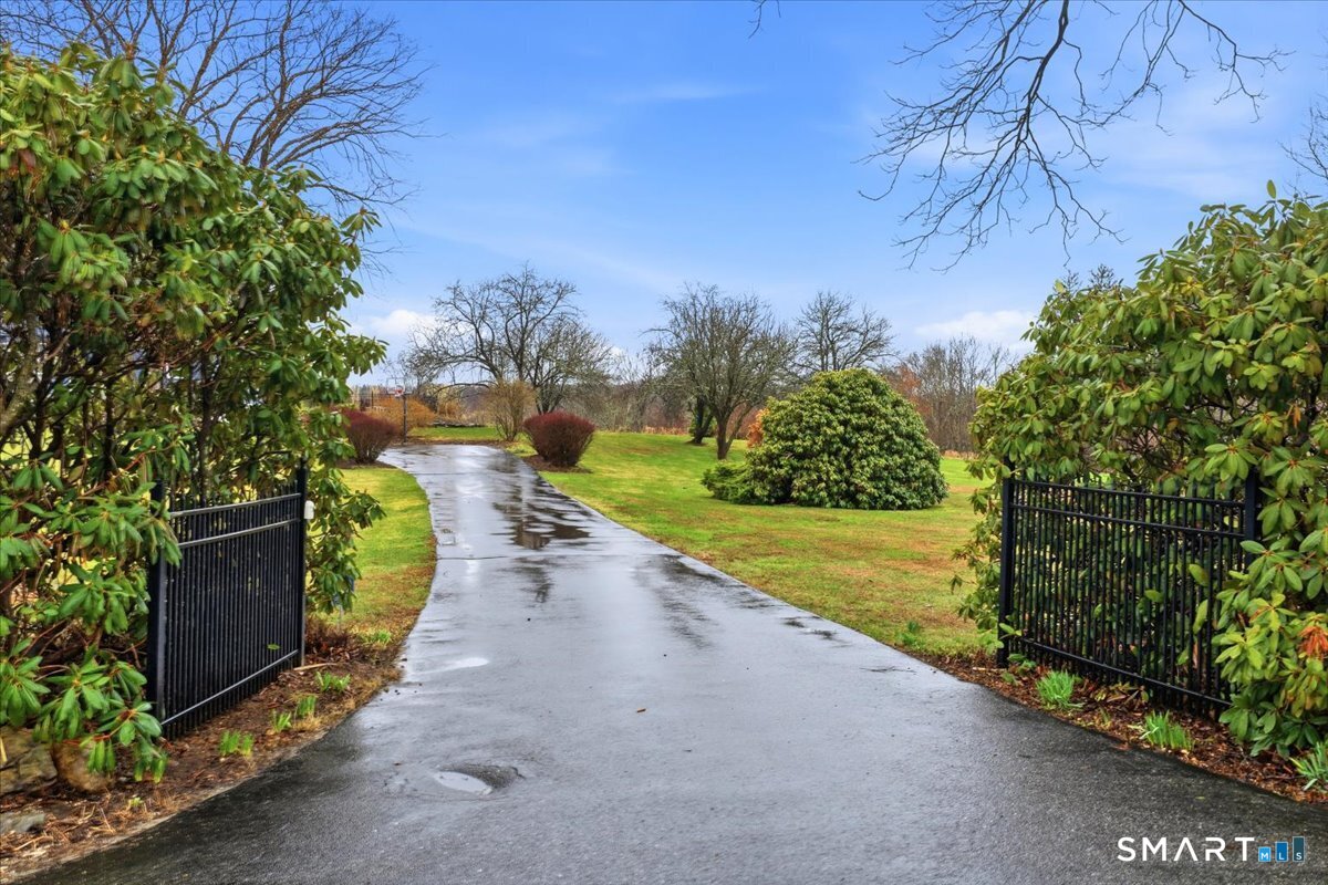 792 Wrights Crossing Road Pomfret, CT 06259 - Photo 2 of 20