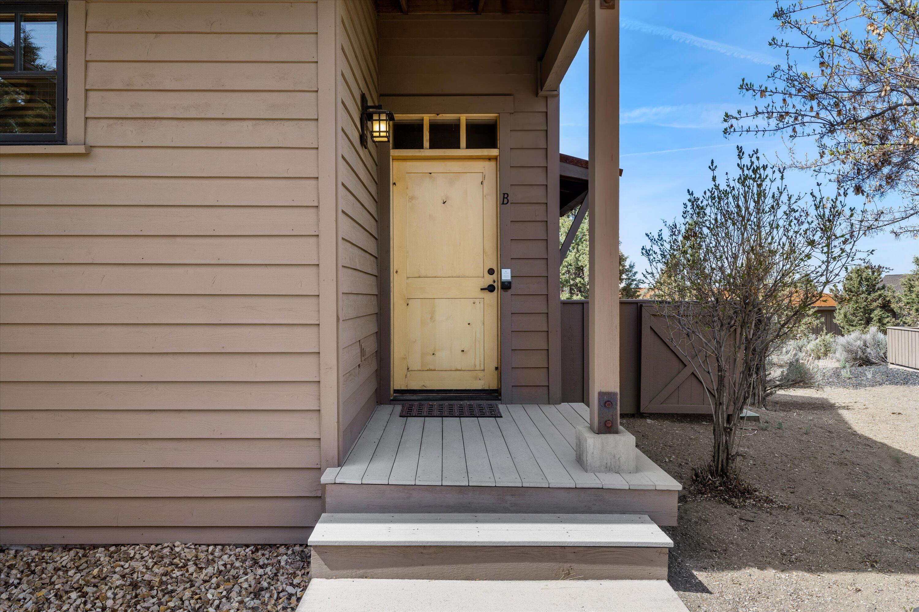 16711 Southwest Brasada Rnch Road, Unit CABIN 73 Powell Butte, OR 97753 - Photo 17 of 36 Second Bedroom Entrance