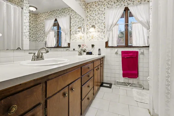 $525,000 | 55835 Davis Lane, Dowagiac, MI 49047