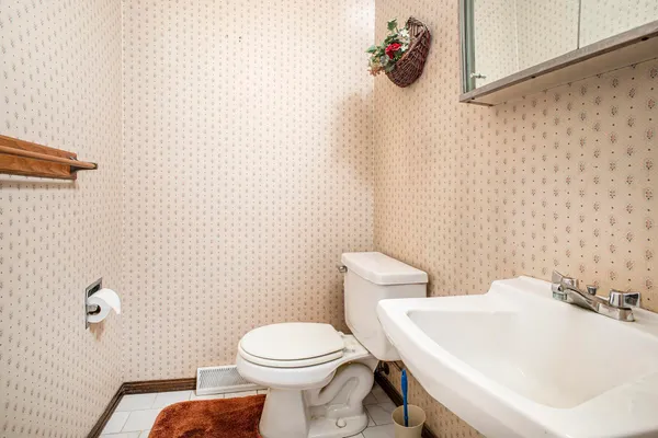 $525,000 | 55835 Davis Lane, Dowagiac, MI 49047