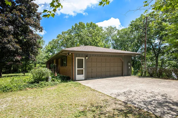 $525,000 | 55835 Davis Lane, Dowagiac, MI 49047