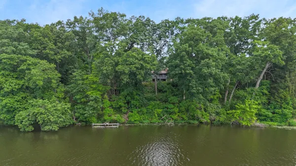 $525,000 | 55835 Davis Lane, Dowagiac, MI 49047