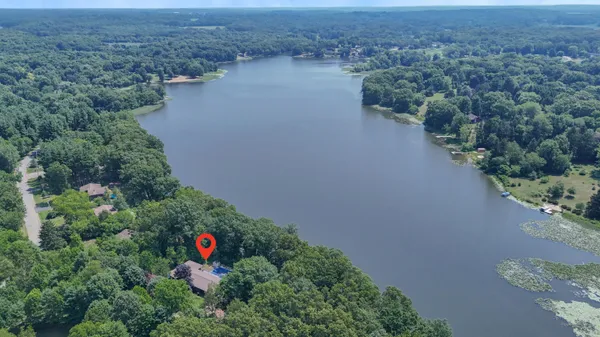 $525,000 | 55835 Davis Lane, Dowagiac, MI 49047