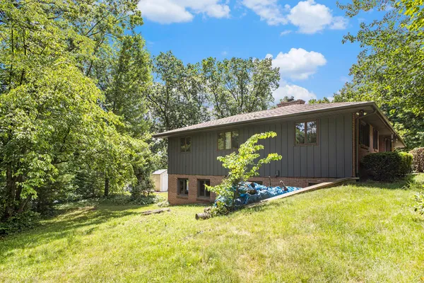 $525,000 | 55835 Davis Lane, Dowagiac, MI 49047