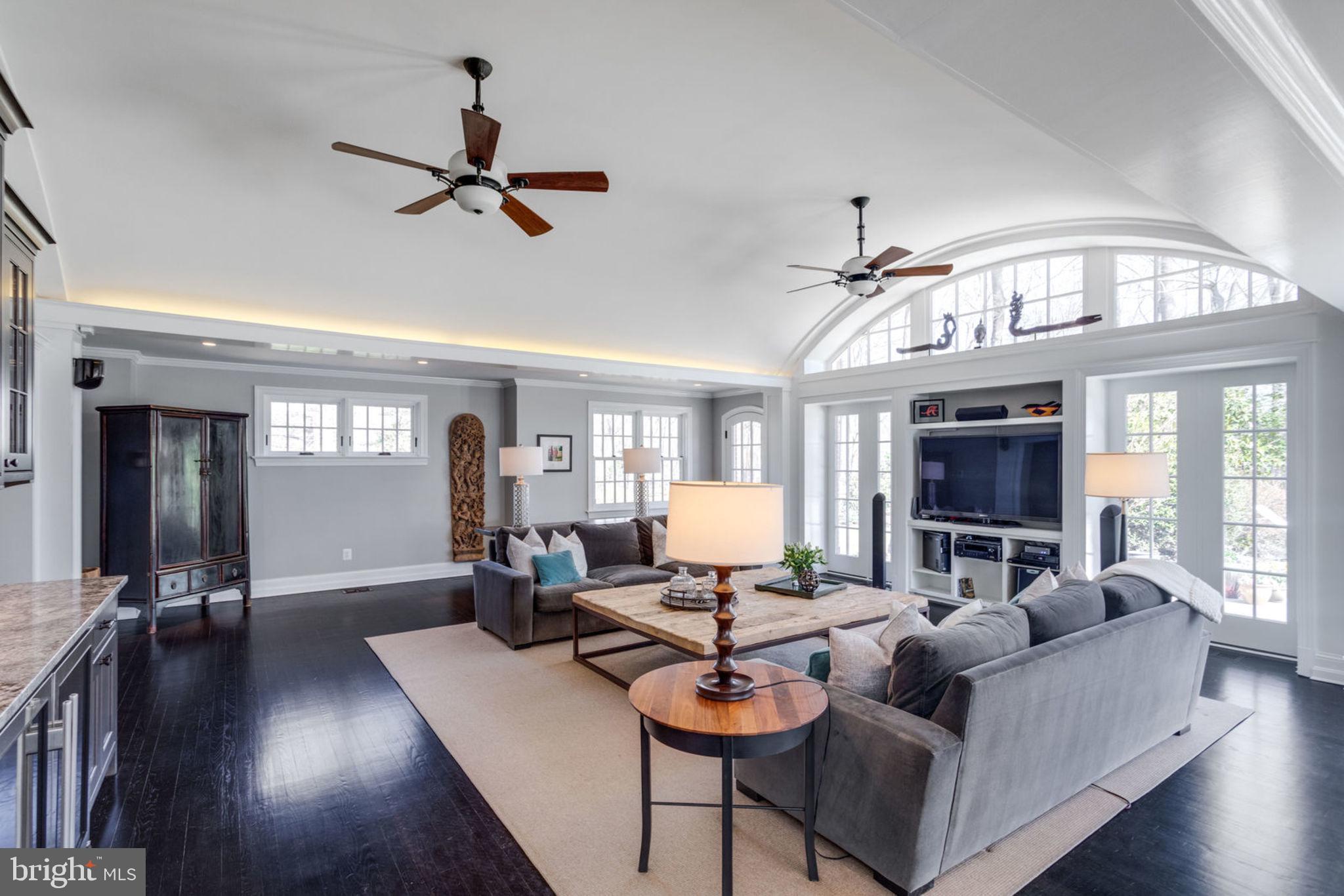 913 Lynton Place McLean, VA 22102 - Photo 12 of 57