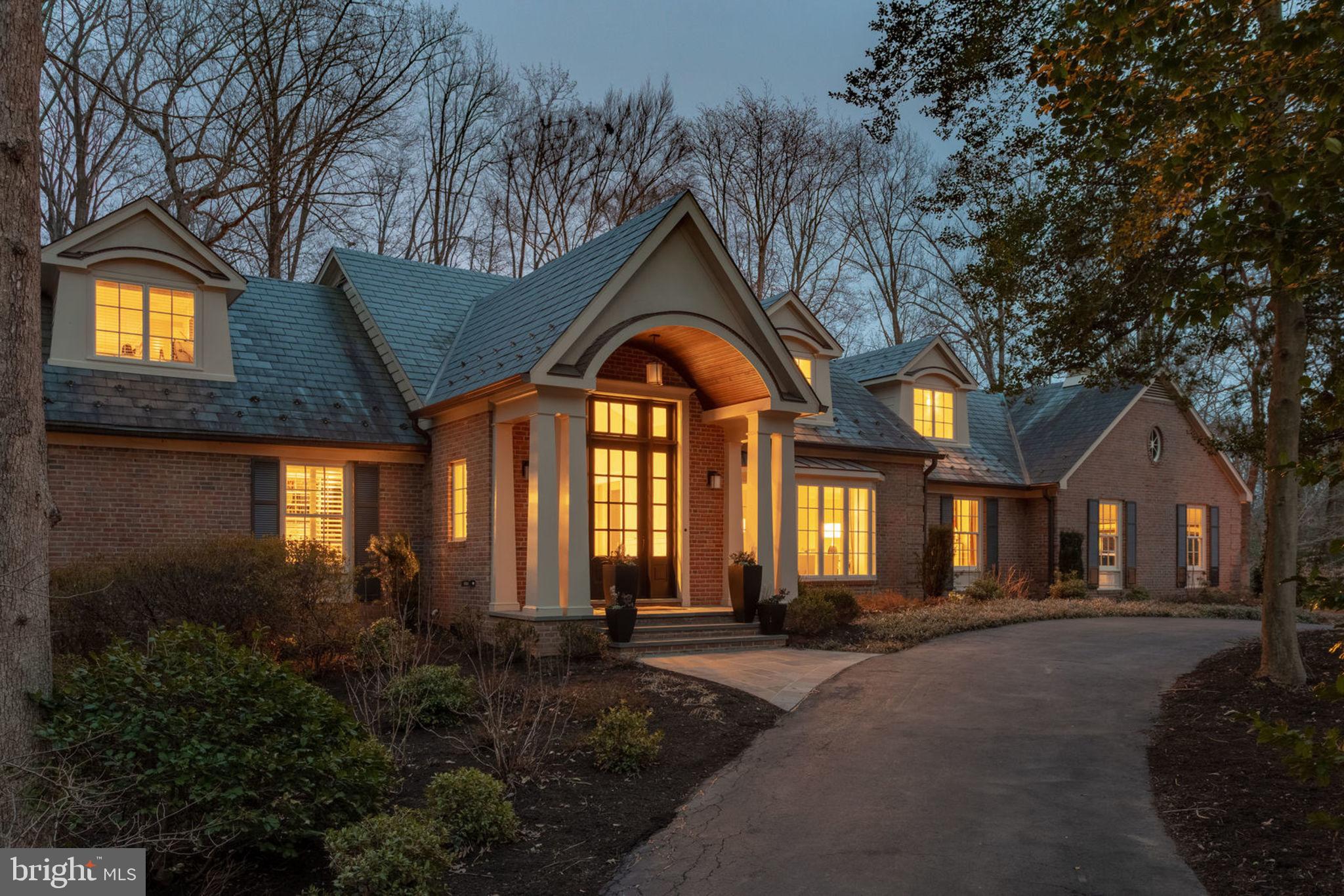 913 Lynton Place McLean, VA 22102 - Photo 3 of 57