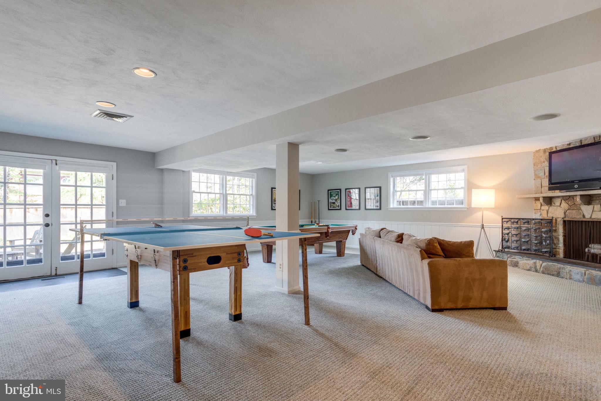 913 Lynton Place McLean, VA 22102 - Photo 36 of 57