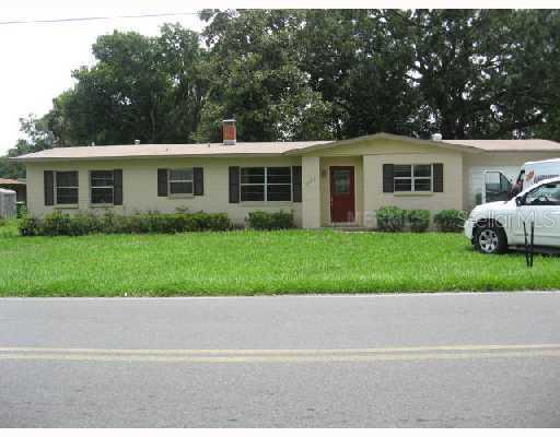 904 Griffin Road Leesburg, FL 34748 - Photo 1 of 1 Exterior Front