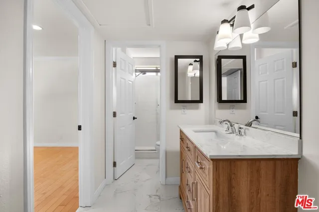 $4,500 | 532 North Rossmore Avenue, Unit 411, Los Angeles, CA 90004