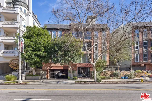 $4,500 | 532 North Rossmore Avenue, Unit 411, Los Angeles, CA 90004