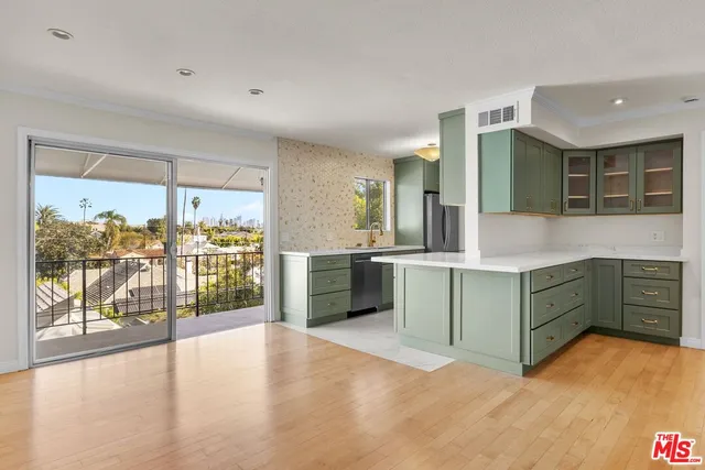 $4,500 | 532 North Rossmore Avenue, Unit 411, Los Angeles, CA 90004