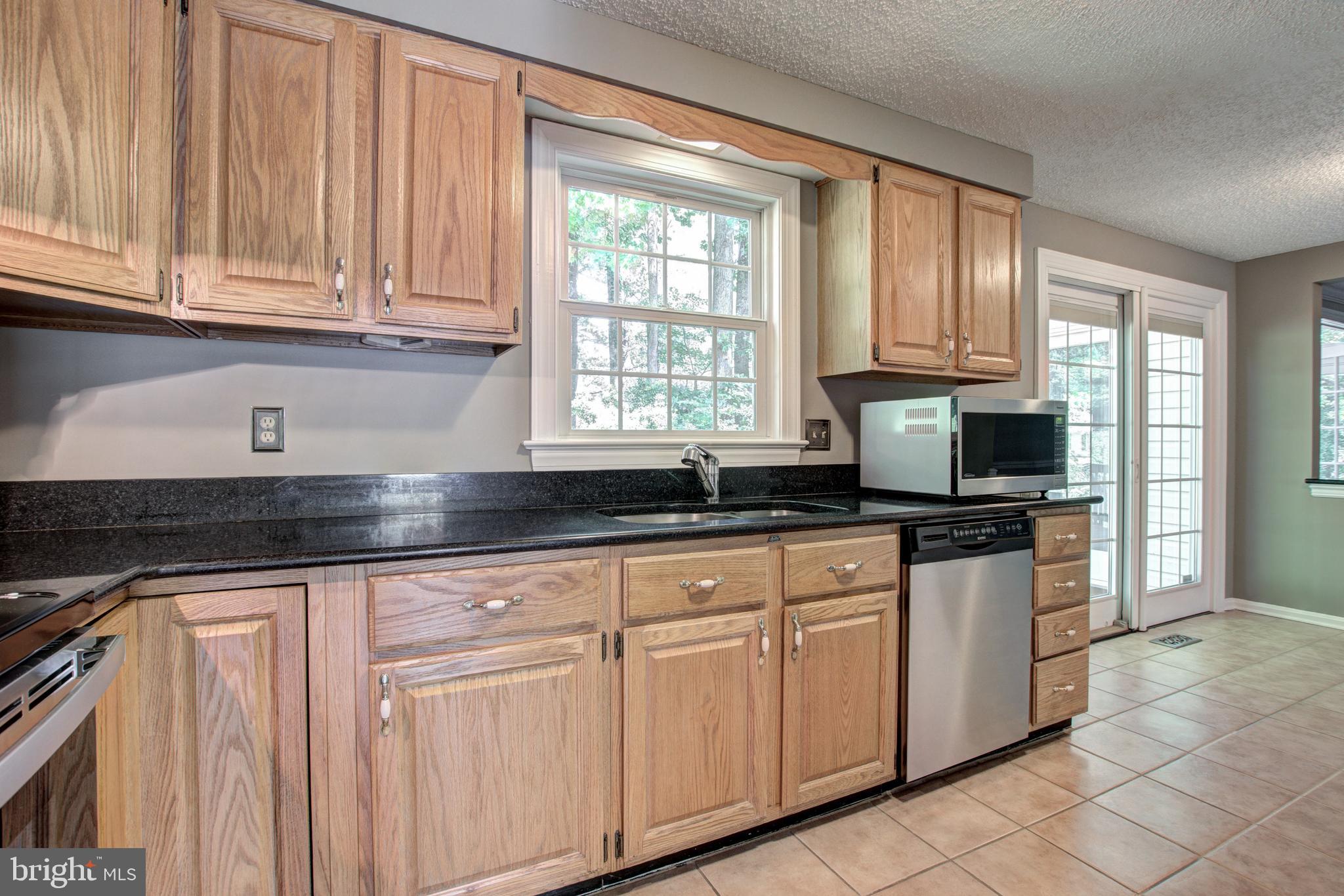 5912 Freds Oak Road Burke, VA 22015 - Photo 8 of 49 Gallery Image 8