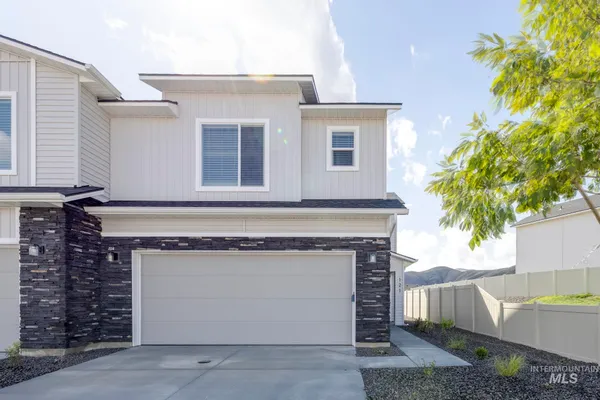 $319,990 | 121 Caribou Street, Horseshoe Bend, ID 83629