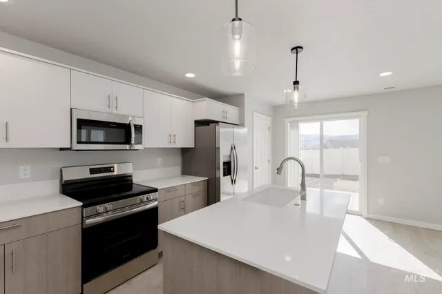 $338,990 | 121 Caribou Street, Horseshoe Bend, ID 83629