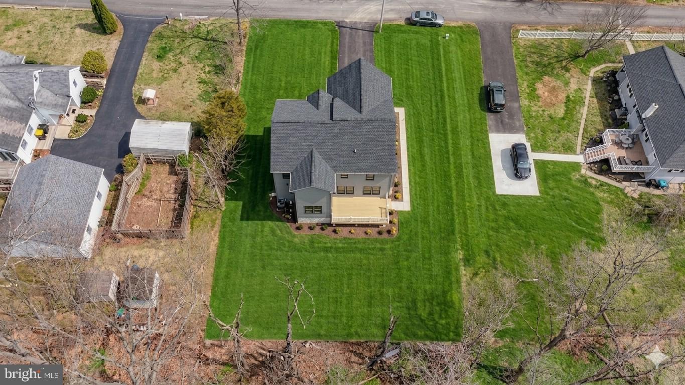 2947 Bridge Street Furlong, PA 18925 - Photo 7 of 53 AI Edited - Lawn & Driveway added