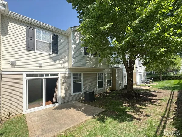 $245,000 | 904 Kingston Terrace Court, St. Charles, MO 63301