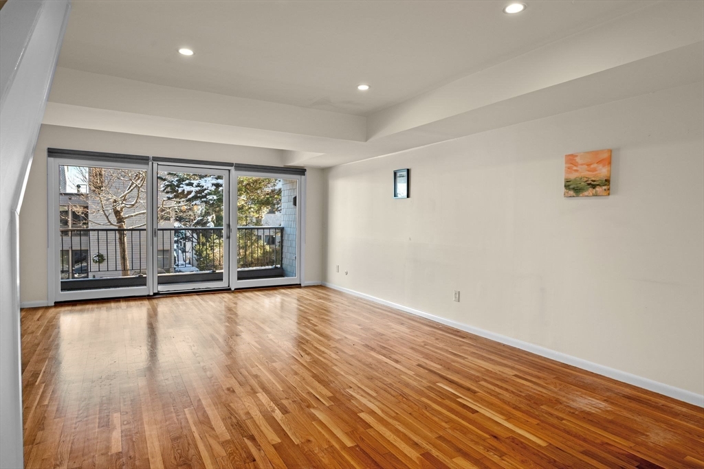 55 Brackett Place, Unit B Marblehead, MA 01945 - Photo 14 of 29