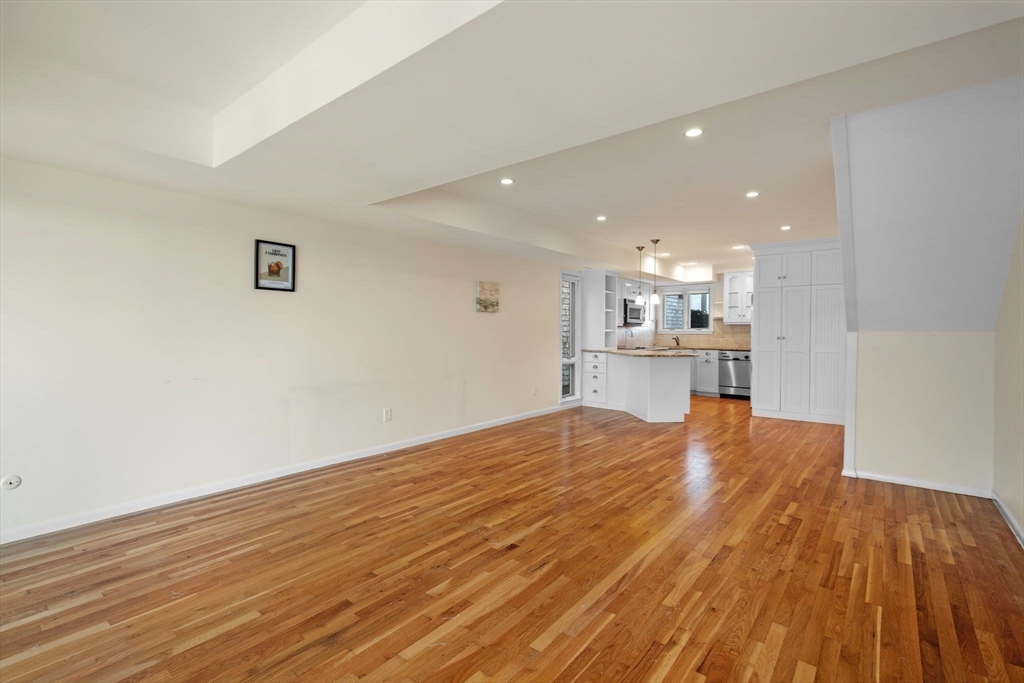 55 Brackett Place, Unit B Marblehead, MA 01945 - Photo 15 of 29