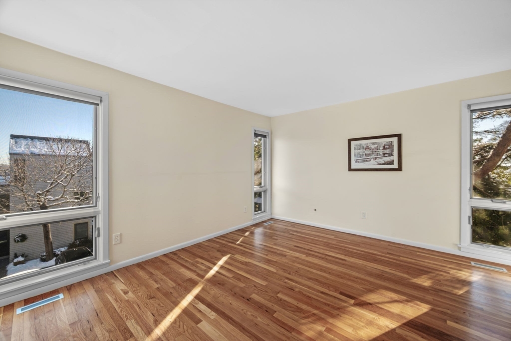 55 Brackett Place, Unit B Marblehead, MA 01945 - Photo 21 of 29