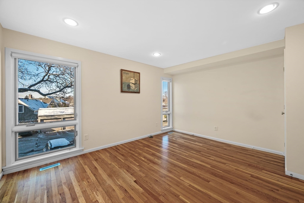 55 Brackett Place, Unit B Marblehead, MA 01945 - Photo 26 of 29