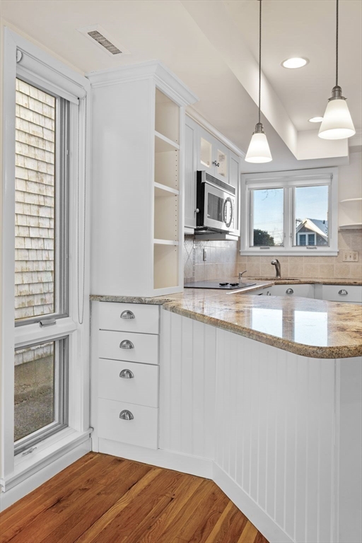 55 Brackett Place, Unit B Marblehead, MA 01945 - Photo 9 of 29