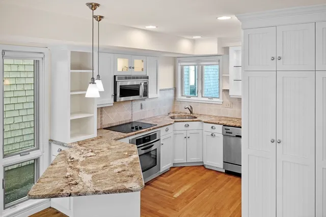 $639,000 | 55 Brackett Place, Unit B, Marblehead, MA 01945