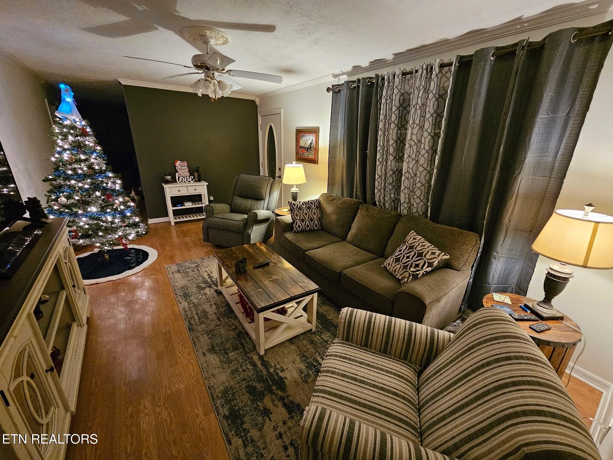 402 Whitaker Street Tazewell, TN 37879 - Photo 4 of 21 att.8cI2gaek071z_POCFesrCLovr8ylJ4xSCFKh