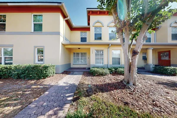 $2,600 | 176 Coquina Bay Drive, St. Petersburg, FL 33705