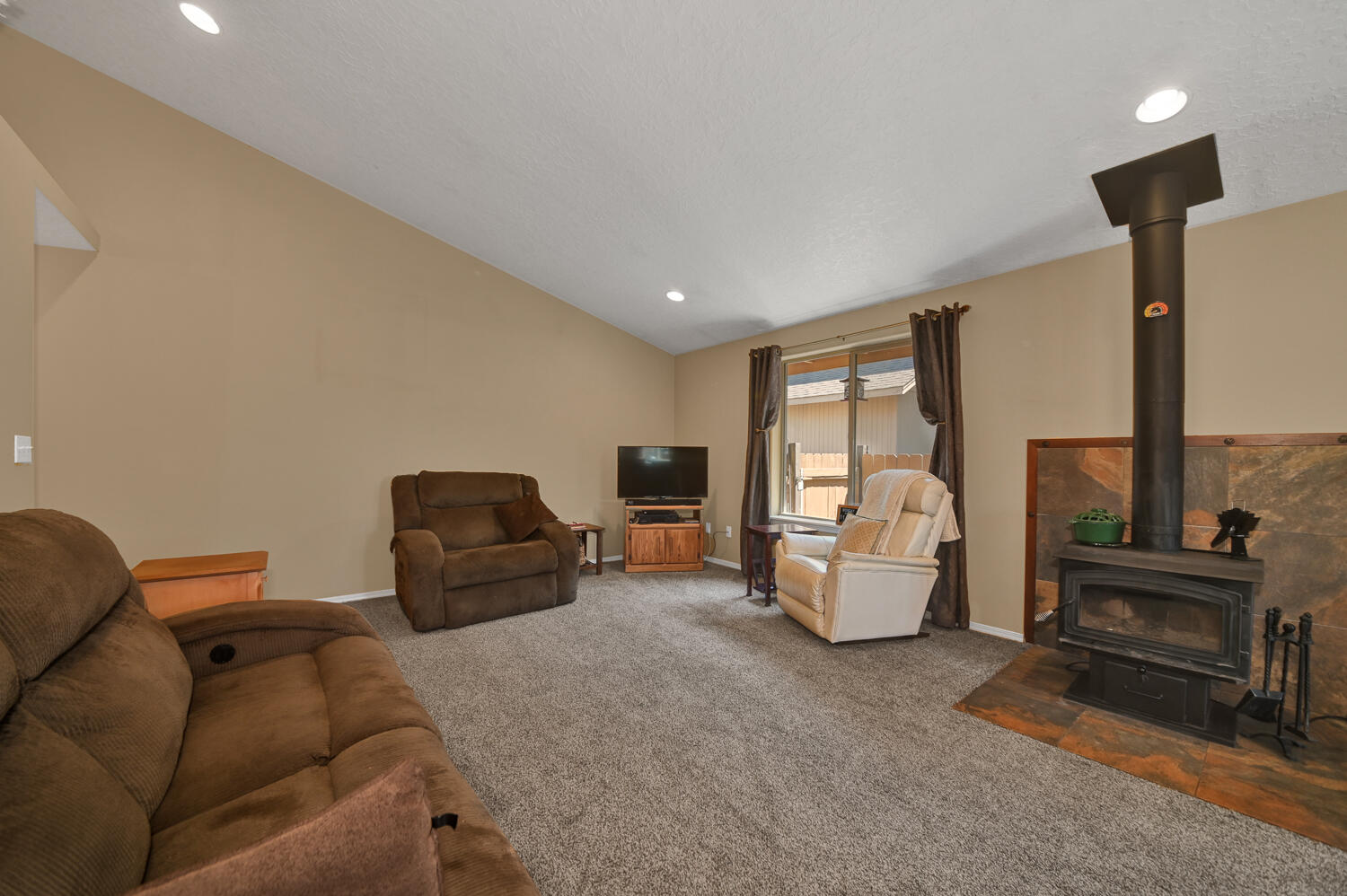 16439 Riley Drive La Pine, OR 97739 - Photo 5 of 42 14