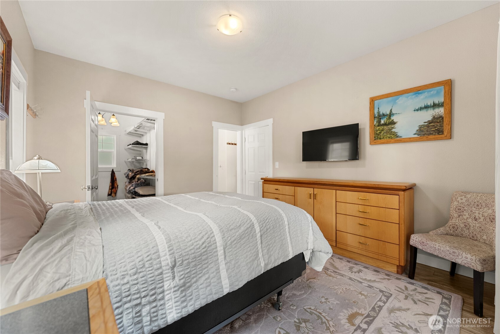 183 Twisp Carlton Road Carlton, WA 98814 - Photo 25 of 40 a bedroom with a bed and a dresser in it