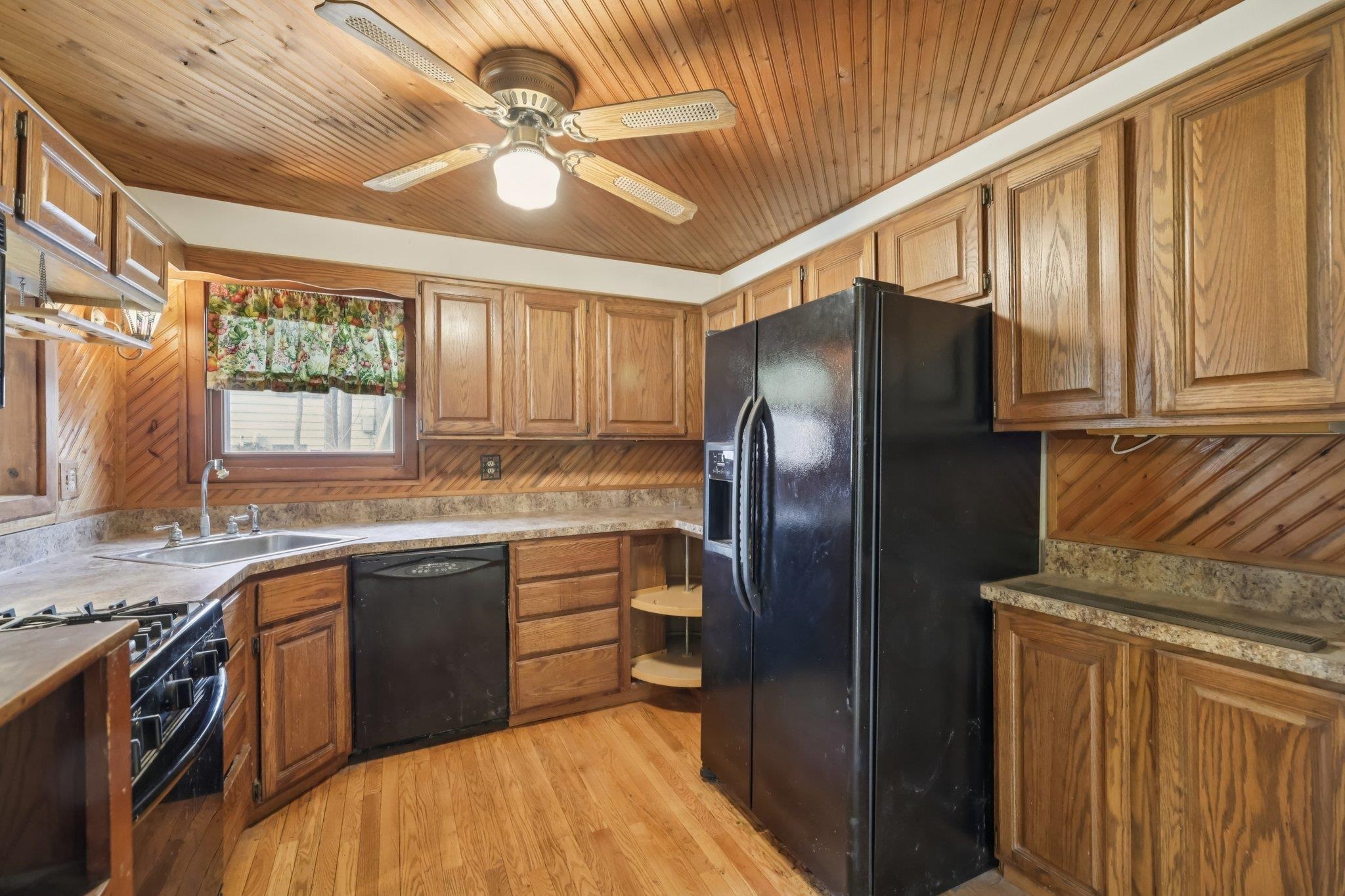 1100 Pflaum Road Madison, WI 53716 - Photo 12 of 37