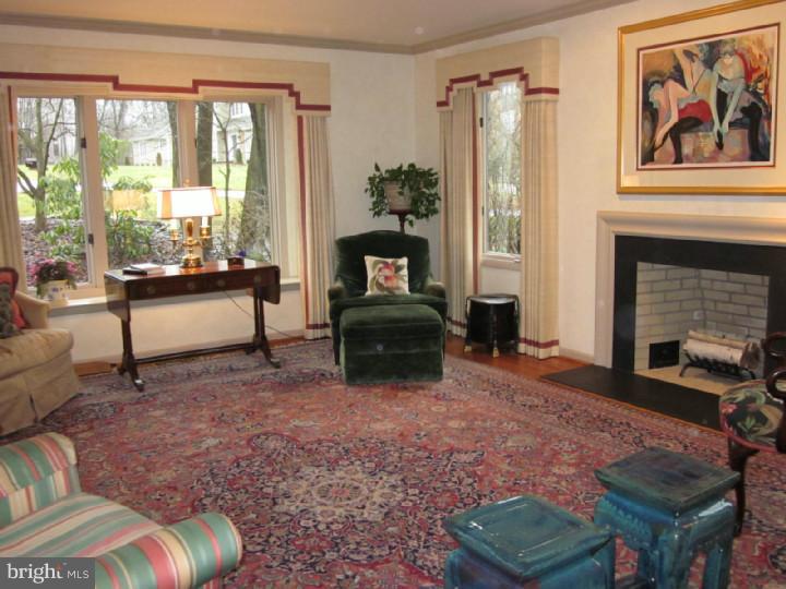 1008 Saber Road West Chester, PA 19382 - Photo 5 of 25 Living Room