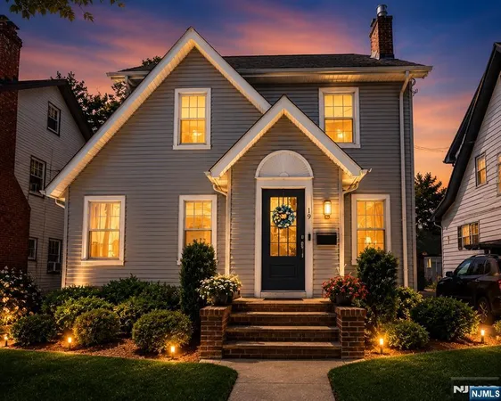 $788,000 | 19 Overlook Terrace, Maplewood, NJ 07040