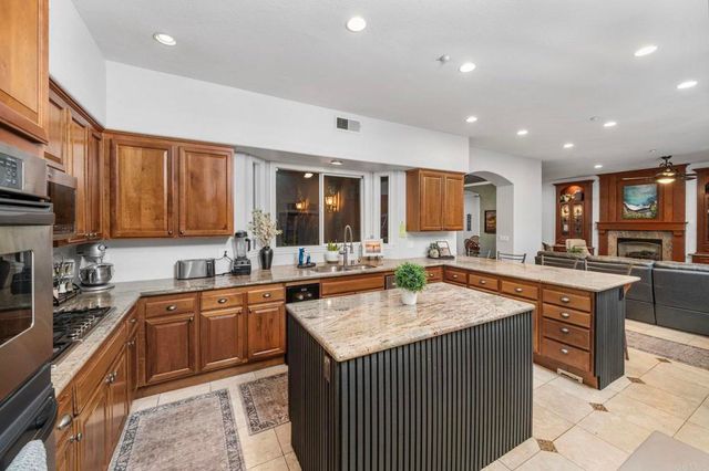 $2,149,000 | 2270 Summit Drive, Escondido, CA 92025