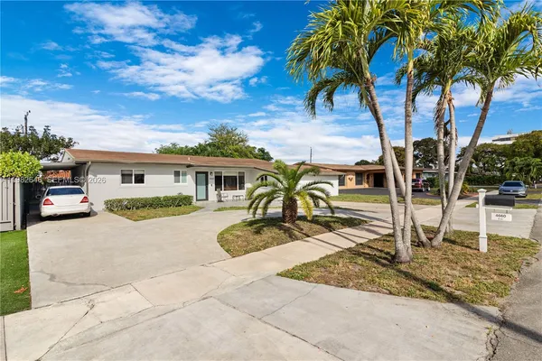 $750,000 | 4660 West 9th Avenue, Hialeah, FL 33012