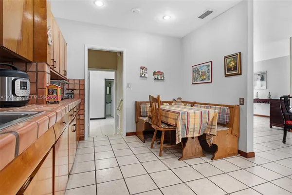 $750,000 | 4660 West 9th Avenue, Hialeah, FL 33012