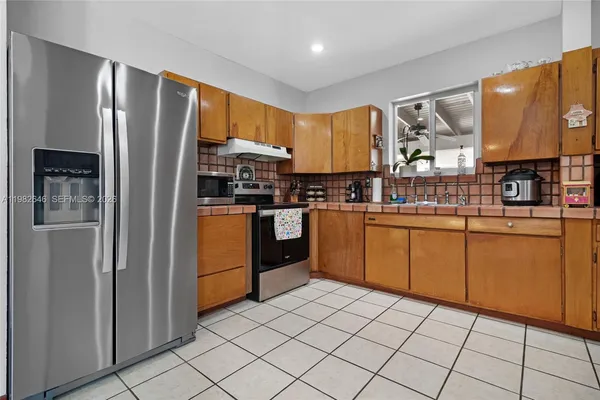 $750,000 | 4660 West 9th Avenue, Hialeah, FL 33012