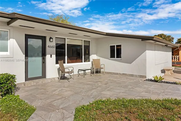 $750,000 | 4660 West 9th Avenue, Hialeah, FL 33012