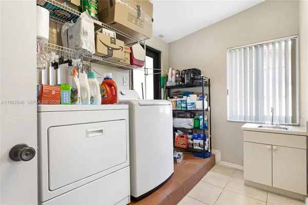 $750,000 | 4660 West 9th Avenue, Hialeah, FL 33012