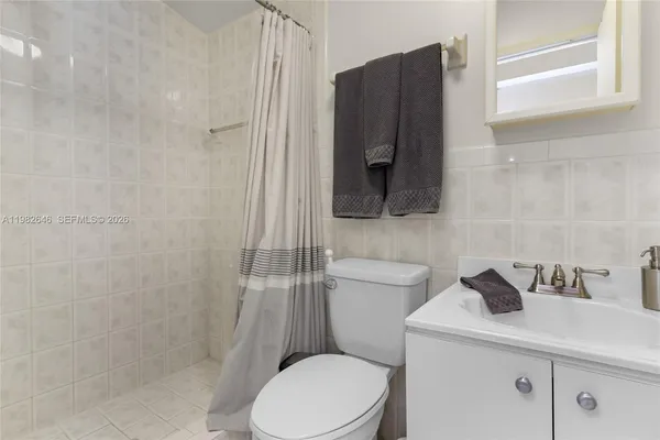 $750,000 | 4660 West 9th Avenue, Hialeah, FL 33012