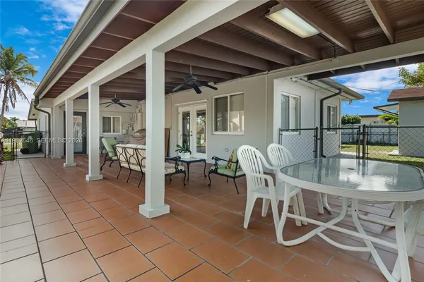 $750,000 | 4660 West 9th Avenue, Hialeah, FL 33012