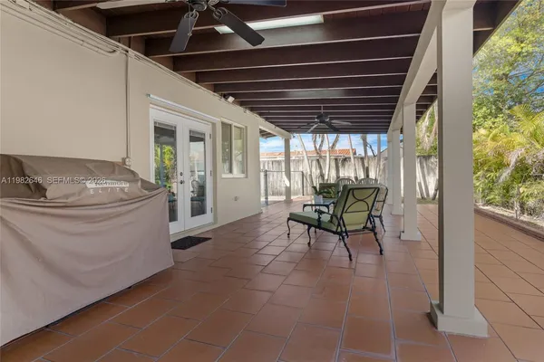 $750,000 | 4660 West 9th Avenue, Hialeah, FL 33012