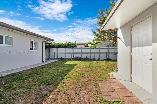 $750,000 | 4660 West 9th Avenue, Hialeah, FL 33012