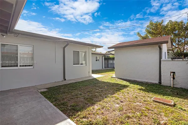 $750,000 | 4660 West 9th Avenue, Hialeah, FL 33012