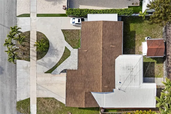 $750,000 | 4660 West 9th Avenue, Hialeah, FL 33012