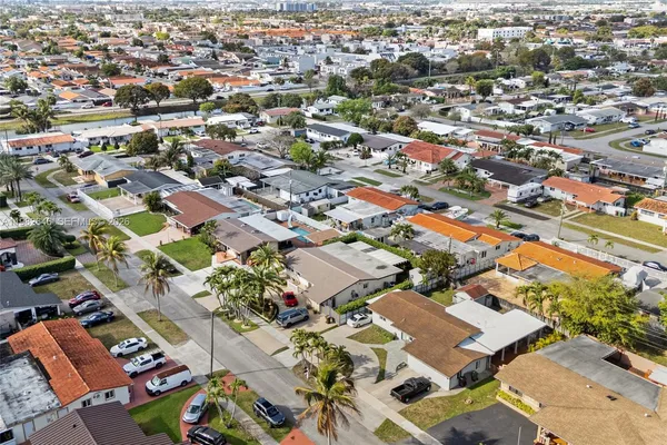 $750,000 | 4660 West 9th Avenue, Hialeah, FL 33012