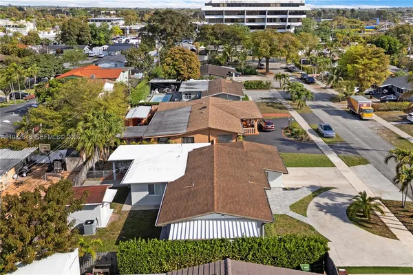 $750,000 | 4660 West 9th Avenue, Hialeah, FL 33012